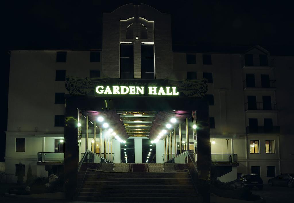Garden Hall Ternópil Exterior foto